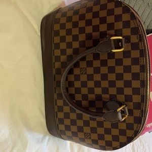 *Not Authentic* Louis Vuitton bag! Only used twice